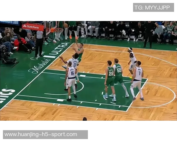 普理查德全场高效表现17投8中三分球4中7贡献21分6篮板5助攻并献压哨三分